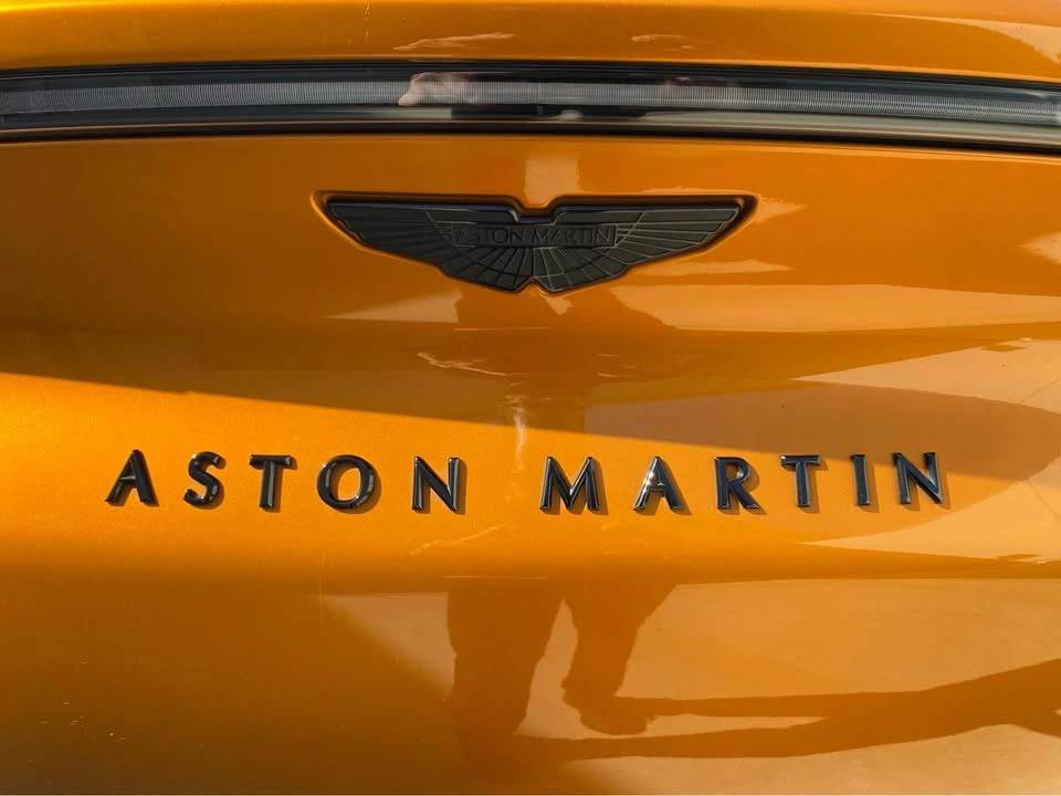 2021 Aston Martin DBX - Image 9 of 17