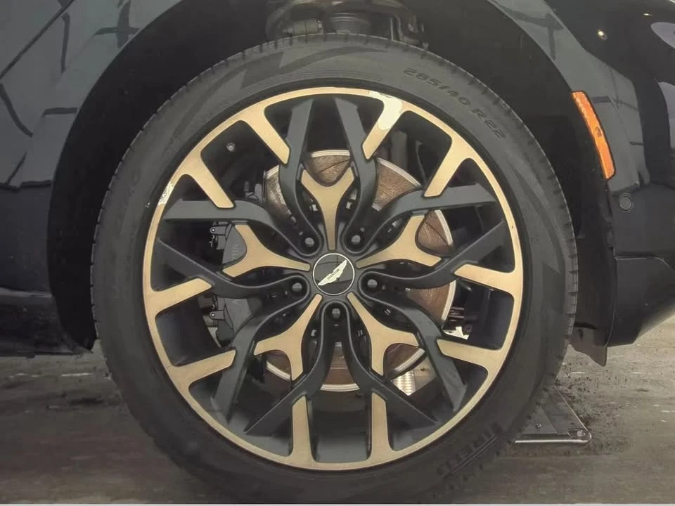 2021 Aston Martin DBX - Image 18 of 20