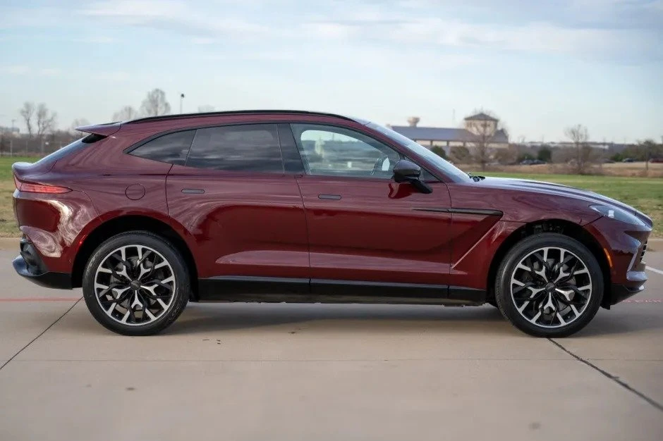2021 Aston Martin DBX - Image 5 of 16