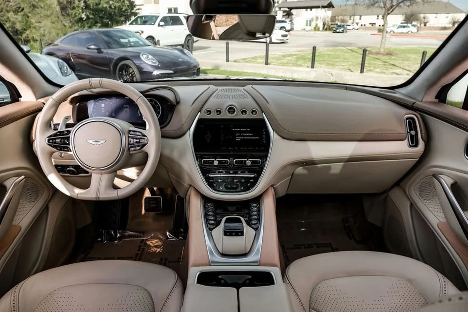 2021 Aston Martin DBX - Image 11 of 20