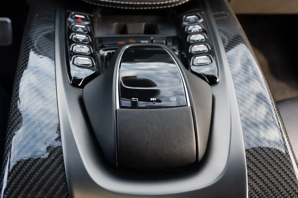 2021 Aston Martin DBX - Image 11 of 15