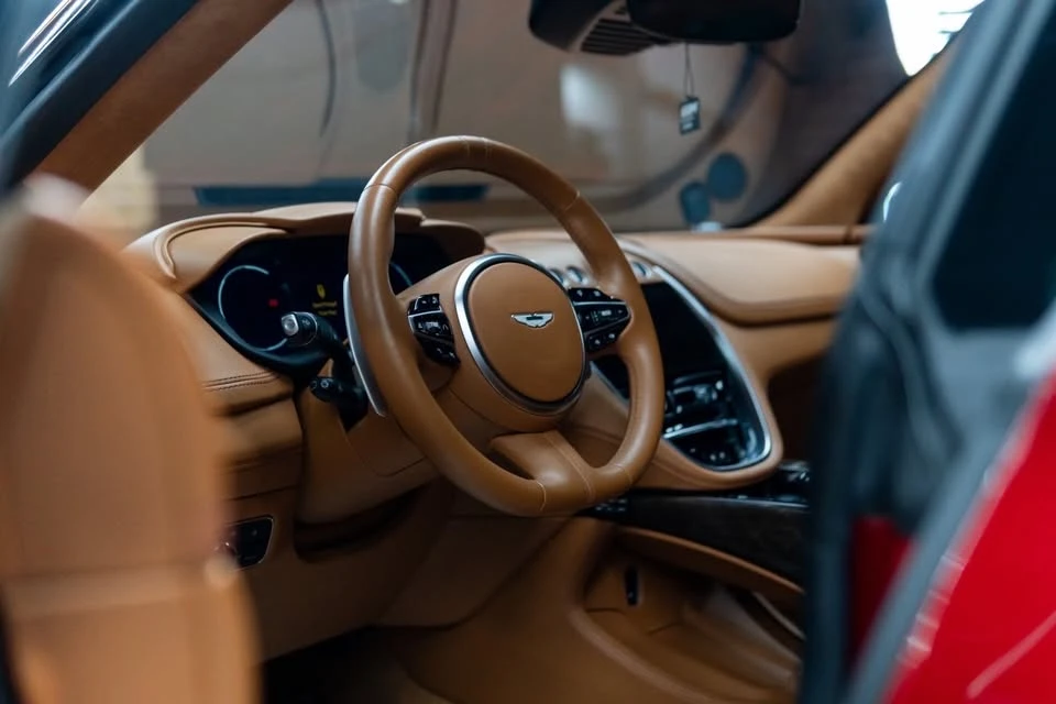 2021 Aston Martin DBX - Image 6 of 15