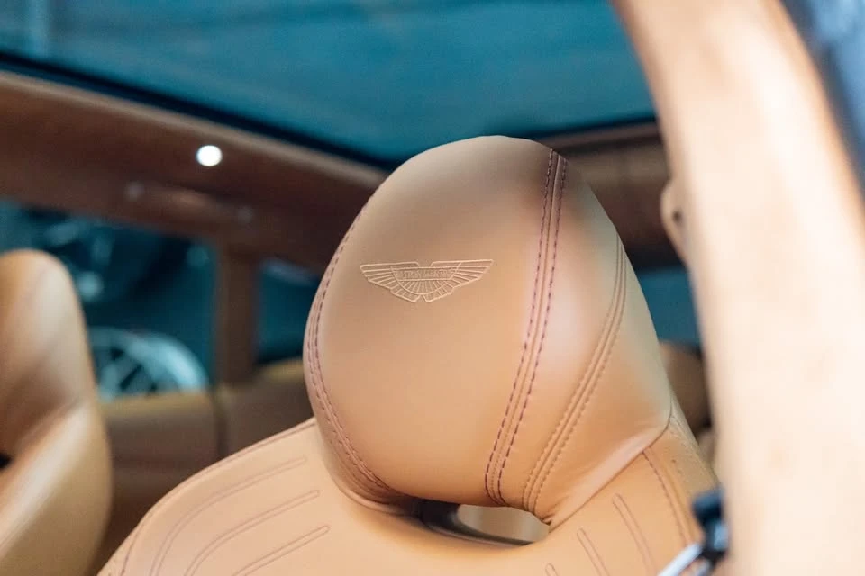 2021 Aston Martin DBX - Image 7 of 15