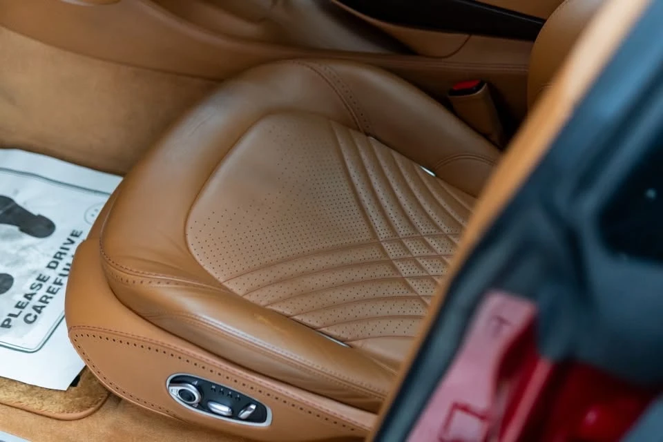 2021 Aston Martin DBX - Image 8 of 15