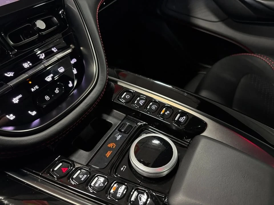 2021 Aston Martin DBX - Image 15 of 20