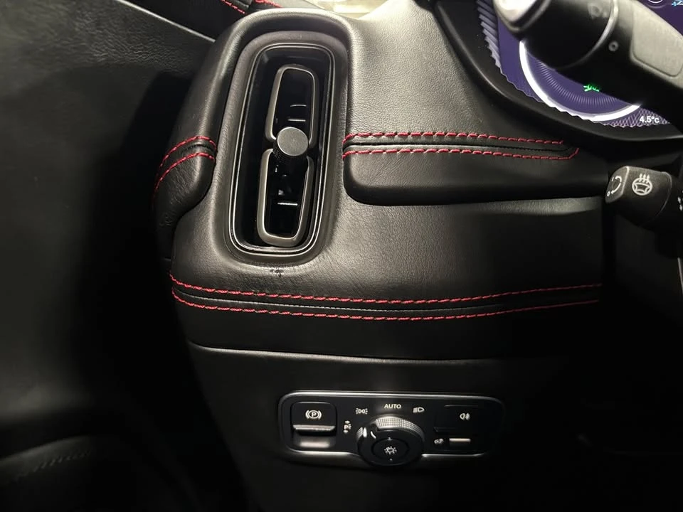 2021 Aston Martin DBX - Image 14 of 19