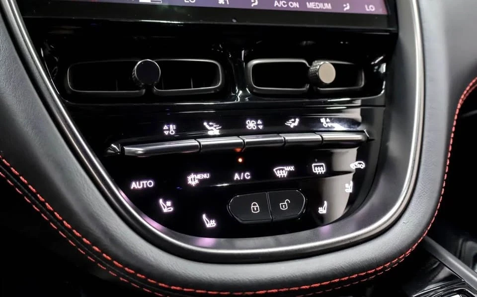 2021 Aston Martin DBX - Image 14 of 20
