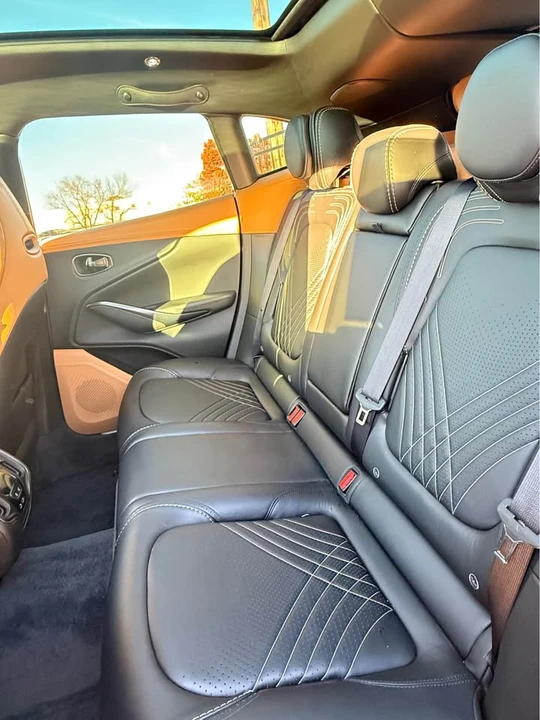 2021 Aston Martin DBX - Image 11 of 12
