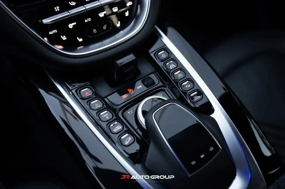 2021 Aston Martin DBX - Image 19 of 20