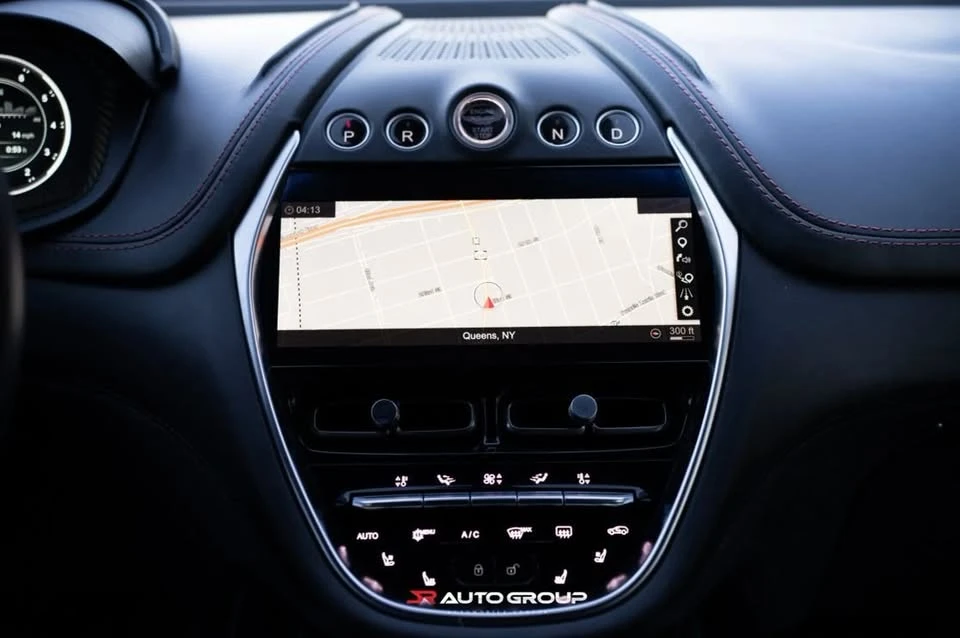 2021 Aston Martin DBX - Image 10 of 20