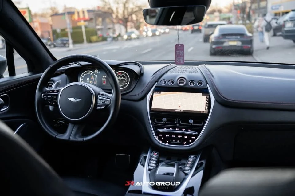 2021 Aston Martin DBX - Image 11 of 20