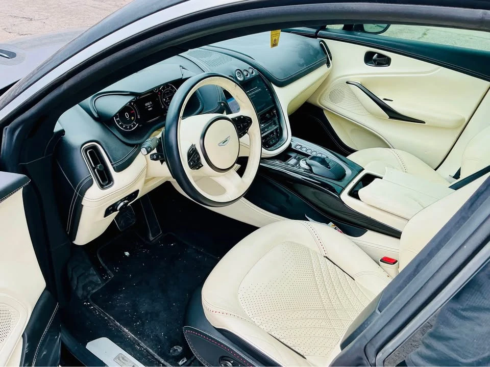 2021 Aston Martin DBX - Image 15 of 19