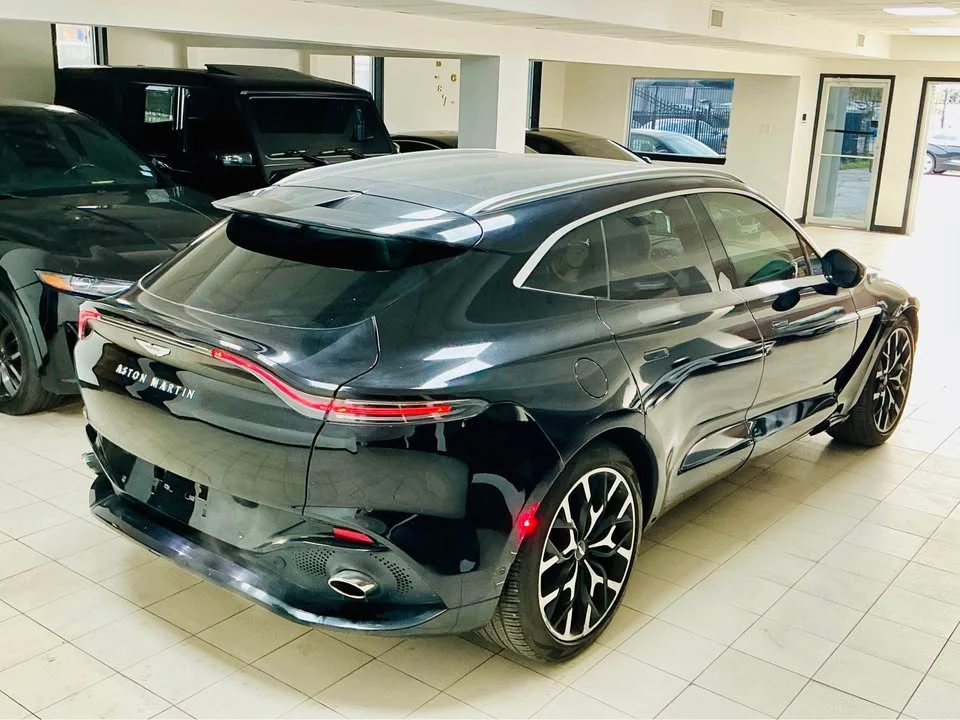 2021 Aston Martin DBX - Image 11 of 19