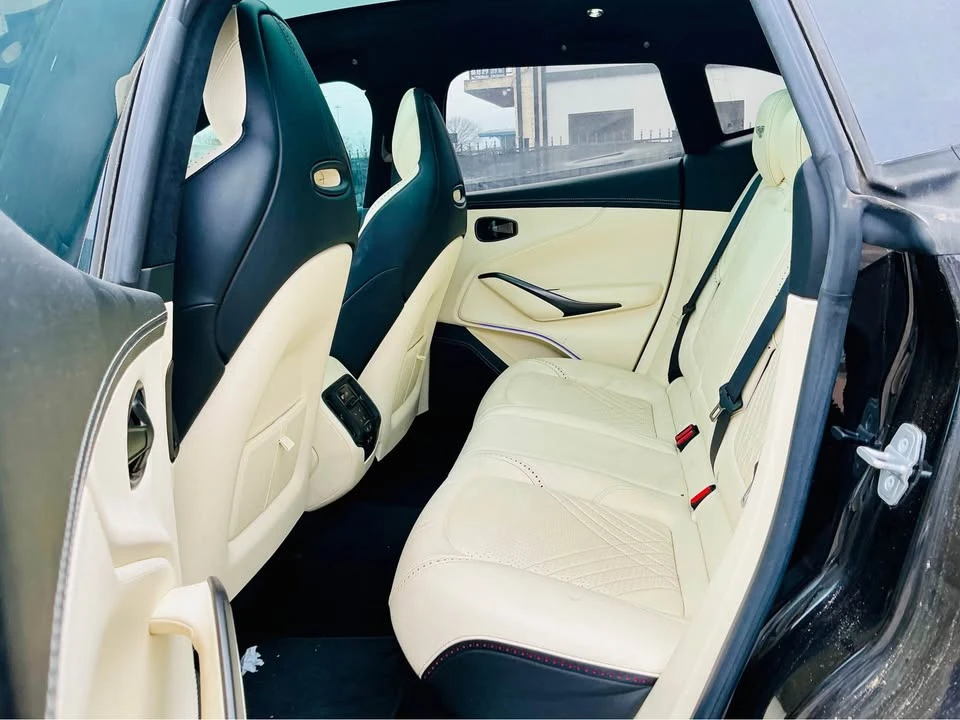 2021 Aston Martin DBX - Image 17 of 19