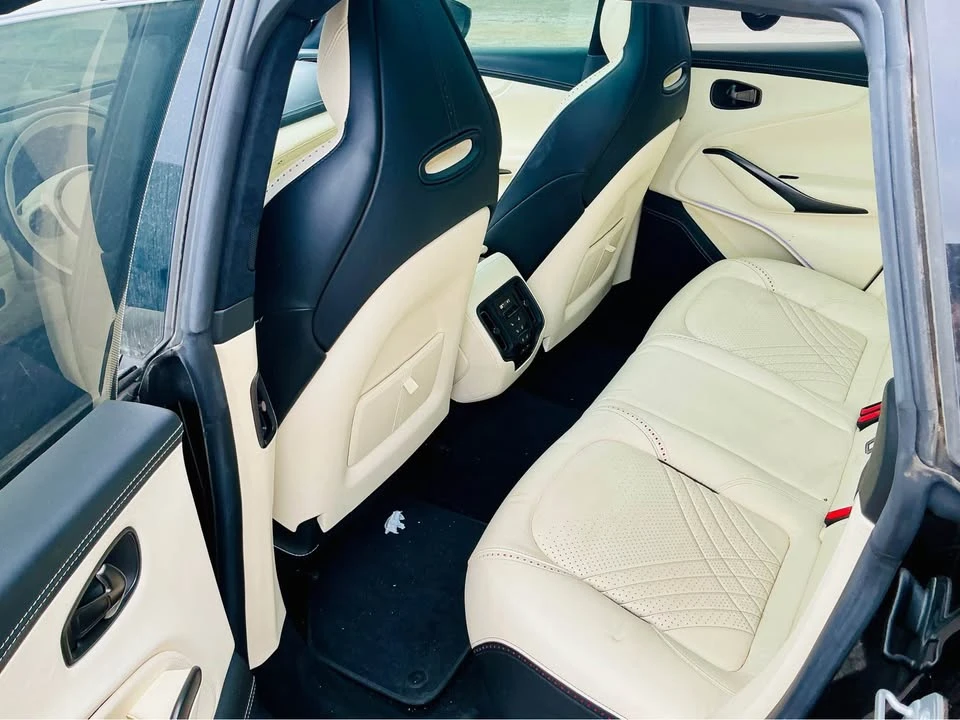 2021 Aston Martin DBX - Image 18 of 19