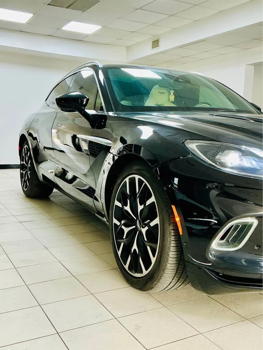 2021 Aston Martin DBX - Image 8 of 19