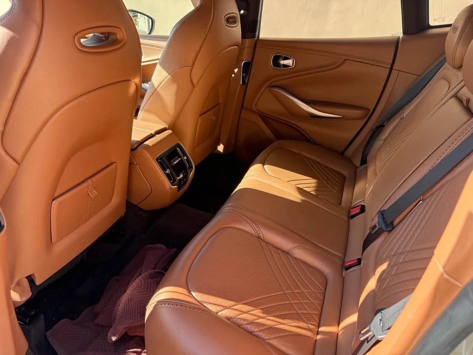 2021 Aston Martin DBX - Image 7 of 8