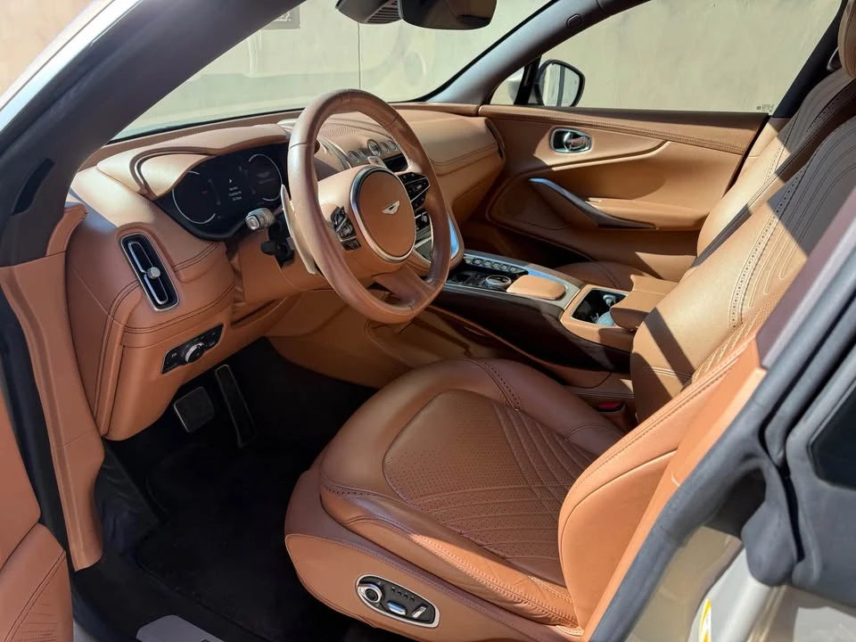 2021 Aston Martin DBX - Image 8 of 8