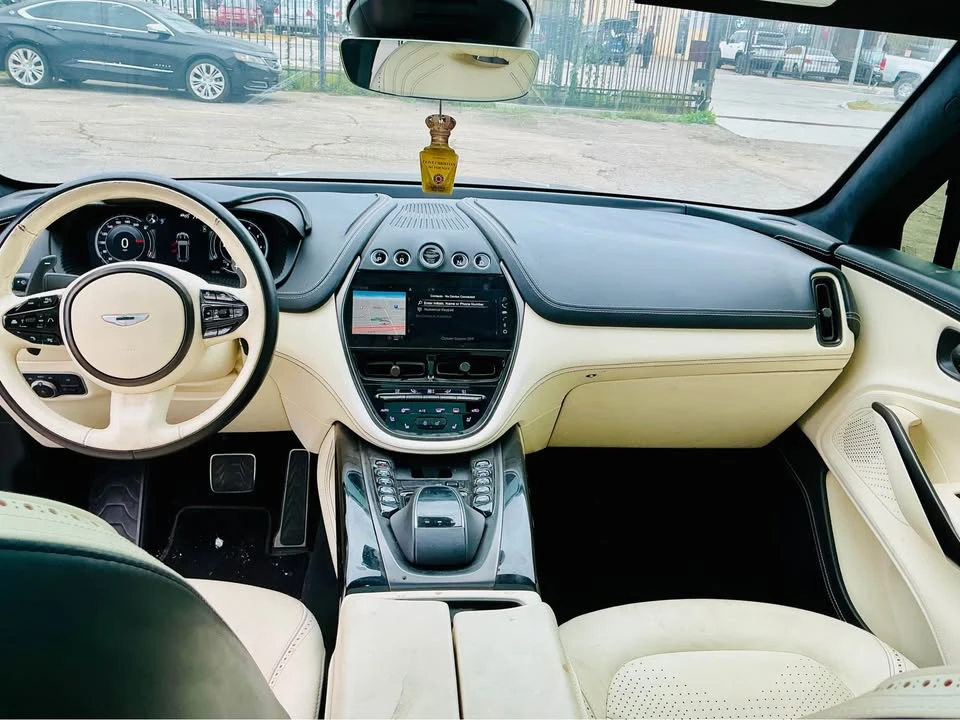 2021 Aston Martin DBX - Image 15 of 19