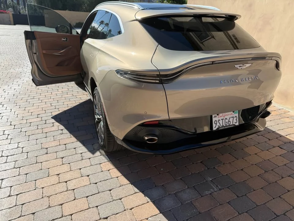 2021 Aston Martin DBX - Image 4 of 8