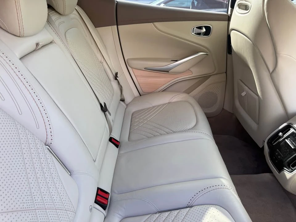 2021 Aston Martin DBX - Image 13 of 20
