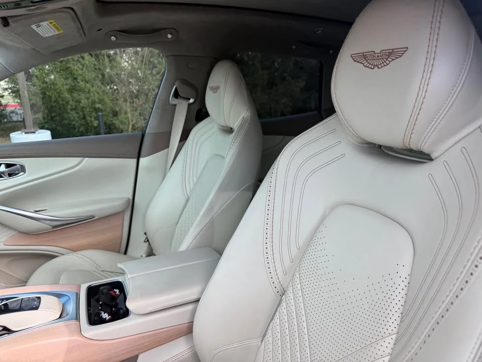 2021 Aston Martin DBX - Image 11 of 20