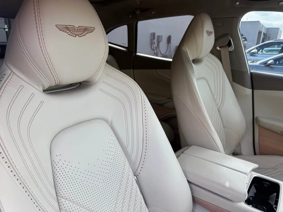 2021 Aston Martin DBX - Image 14 of 20