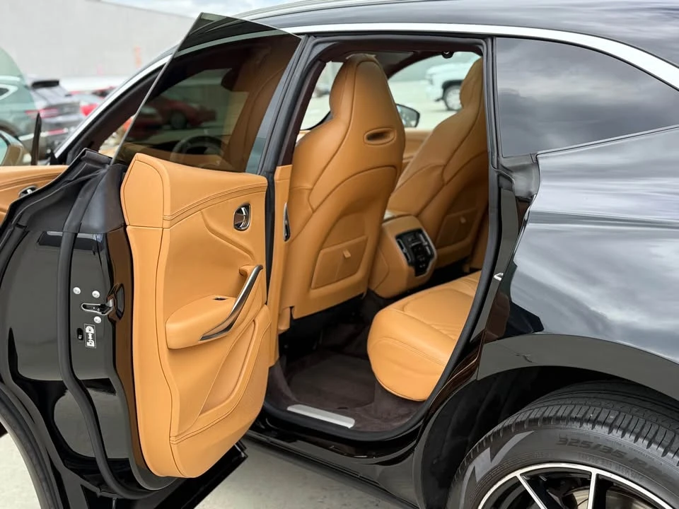 2021 Aston Martin DBX - Image 10 of 16