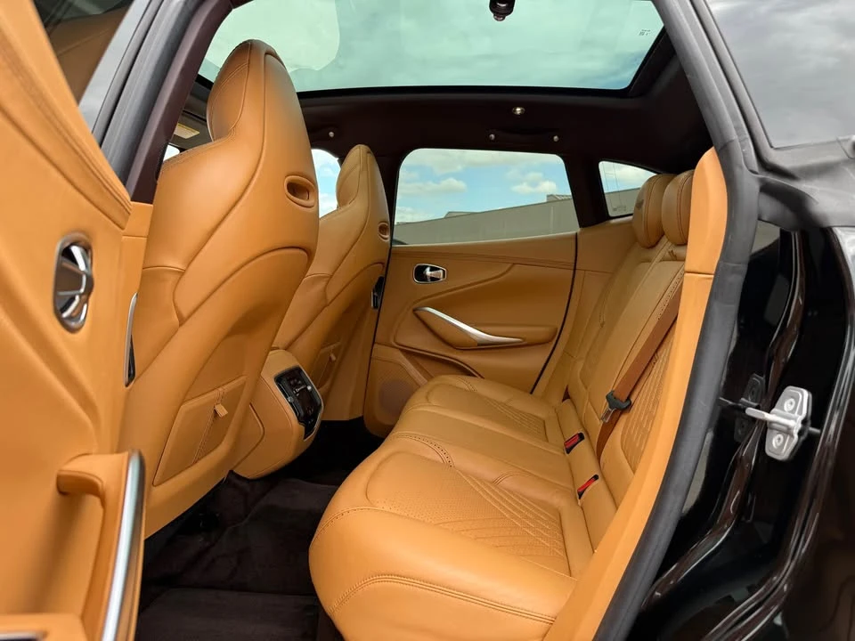 2021 Aston Martin DBX - Image 11 of 16