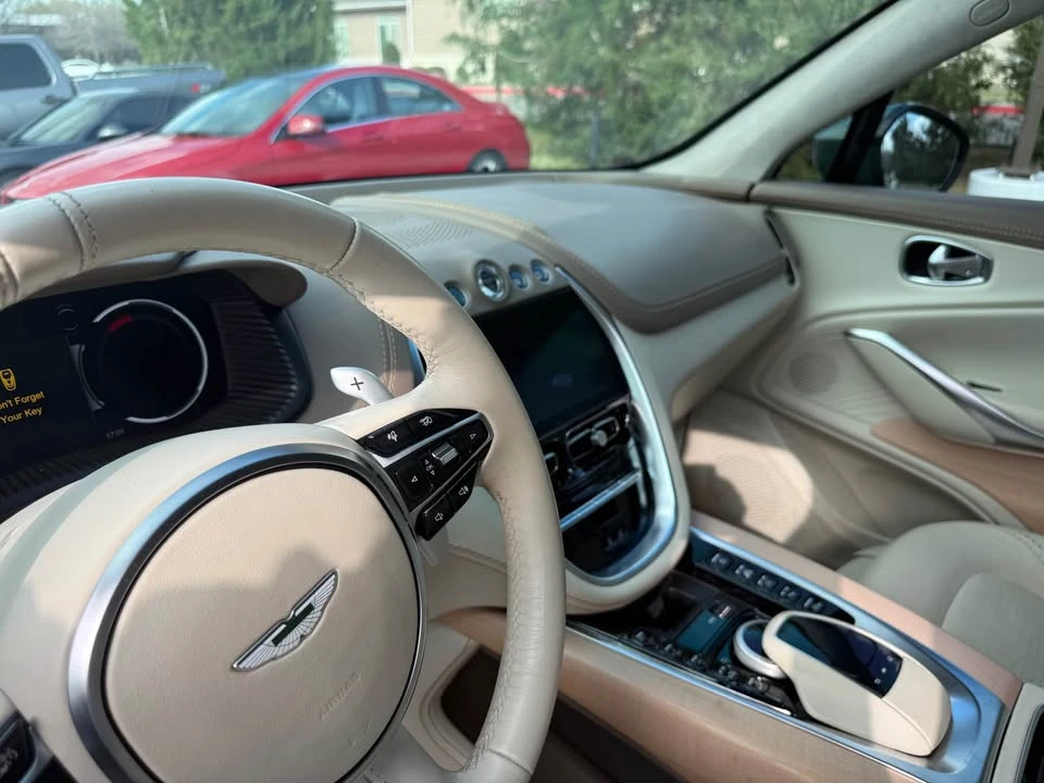 2021 Aston Martin DBX - Image 10 of 20
