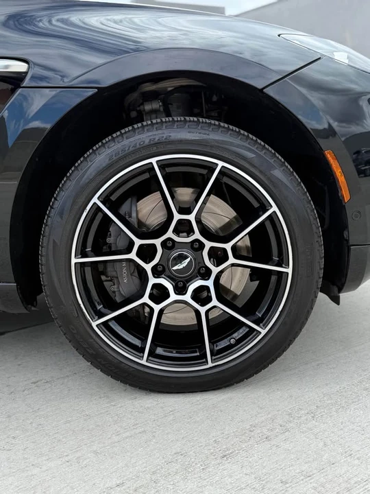 2021 Aston Martin DBX - Image 15 of 16