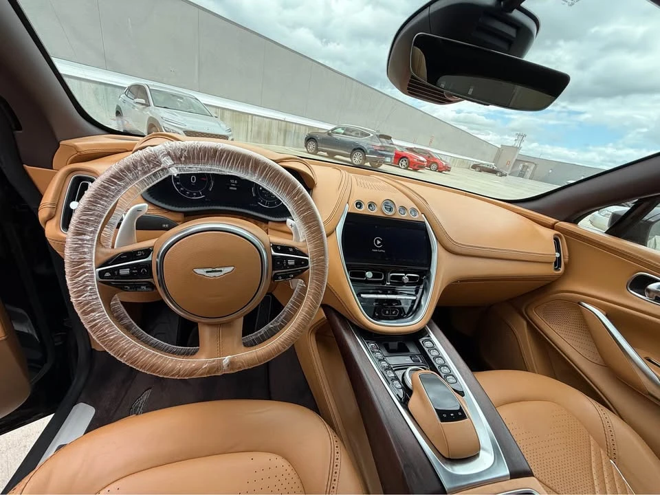 2021 Aston Martin DBX - Image 9 of 16