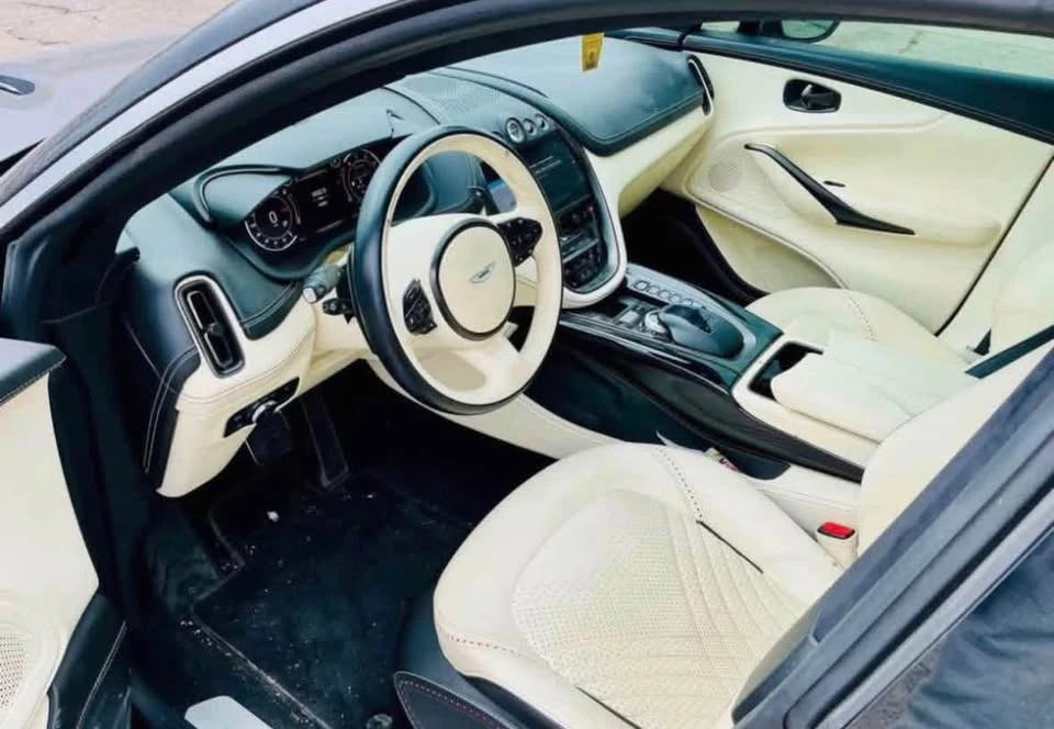 2021 Aston Martin DBX - Image 19 of 20