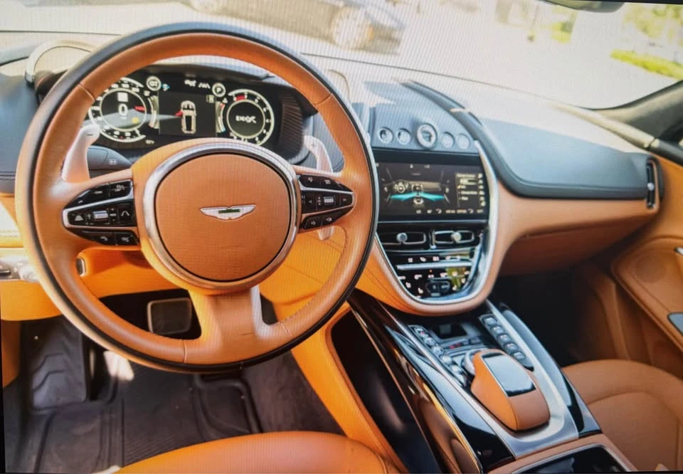 2021 Aston Martin DBX - Image 7 of 8