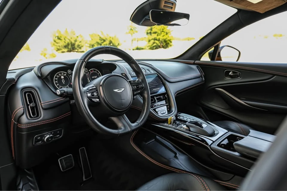 2021 Aston Martin DBX - Image 8 of 19