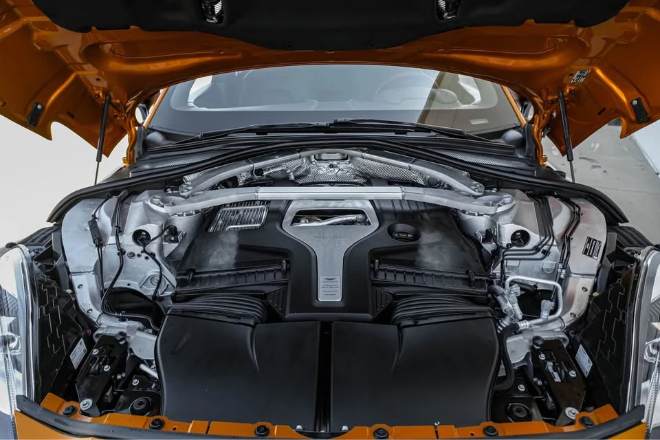 2021 Aston Martin DBX - Image 18 of 19