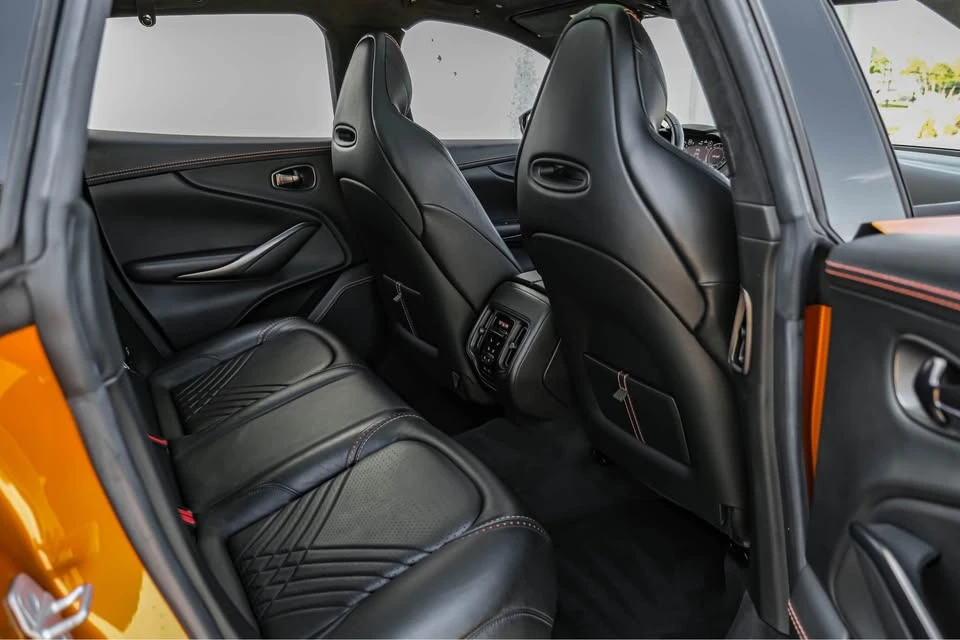2021 Aston Martin DBX - Image 10 of 19