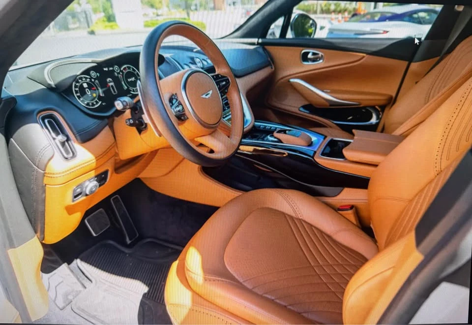 2021 Aston Martin DBX - Image 5 of 8
