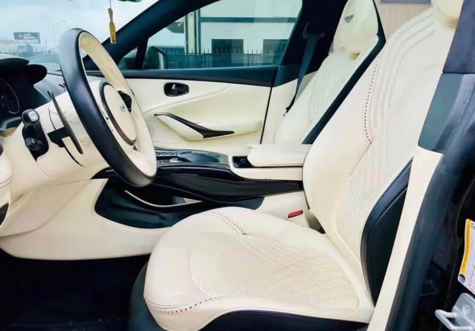 2021 Aston Martin DBX - Image 18 of 20