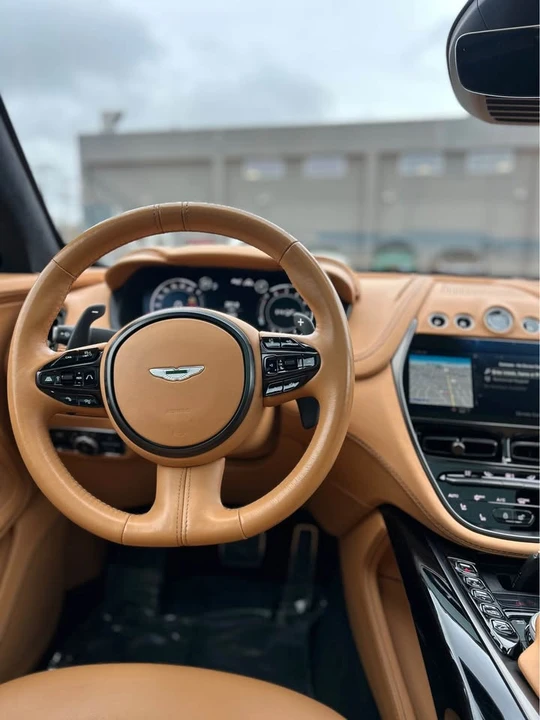 2021 Aston Martin DBX - Image 8 of 15