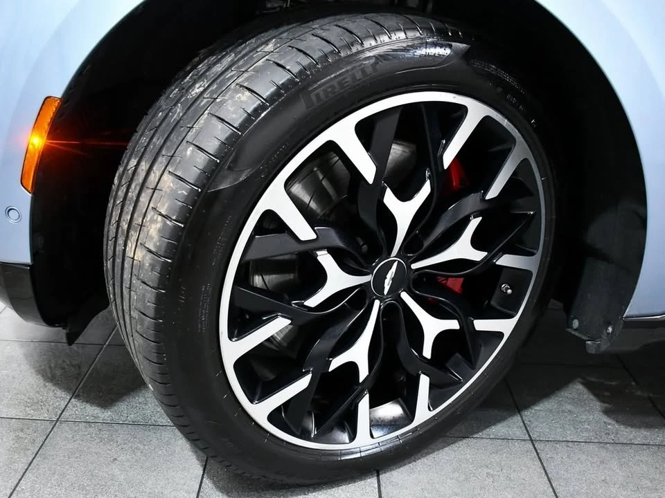 2021 Aston Martin DBX - Image 5 of 18
