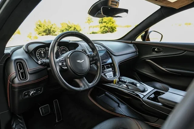 2021 Aston Martin DBX - Image 4 of 17