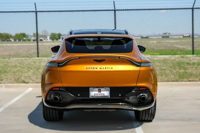 2021 Aston Martin DBX - Image 9 of 17