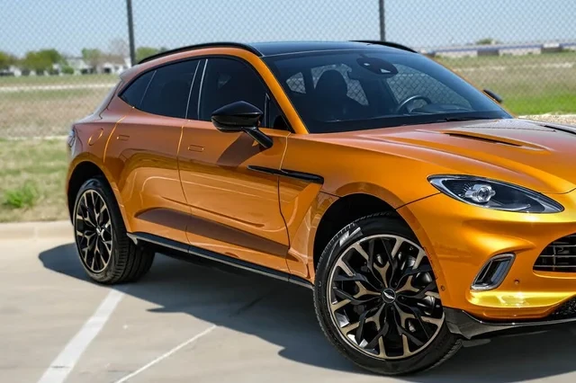 2021 Aston Martin DBX - Image 6 of 17