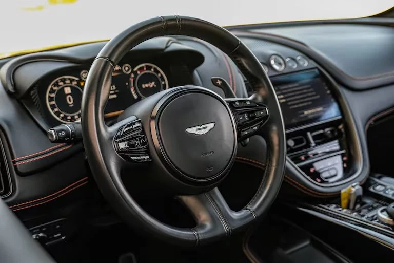 2021 Aston Martin DBX - Image 8 of 19
