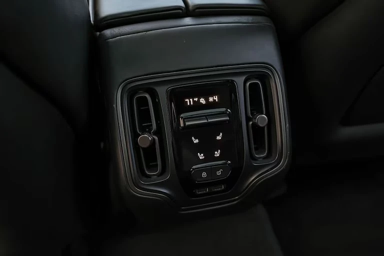 2021 Aston Martin DBX - Image 15 of 19