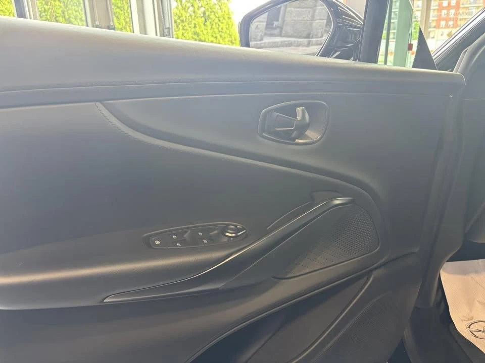 2021 Aston Martin DBX - Image 15 of 18