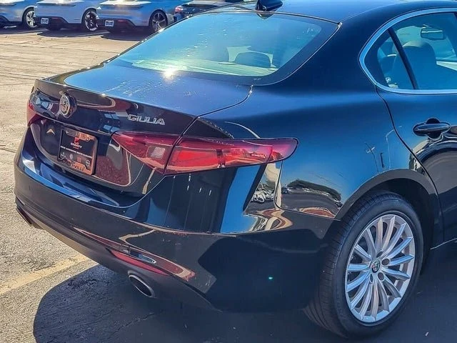 2021 Alfa Romeo Giulia - Image 5 of 19
