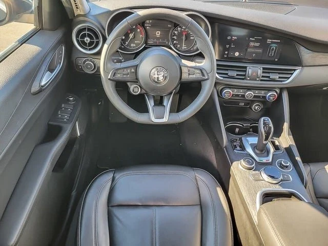 2021 Alfa Romeo Giulia - Image 11 of 19