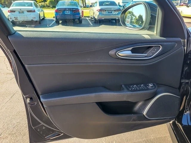 2021 Alfa Romeo Giulia - Image 17 of 19